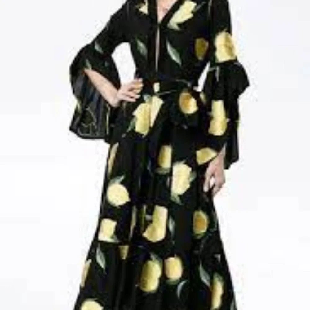 WE ARE LEONE Amalfi Embroidered Robe Size XS - Picture 5 of 6